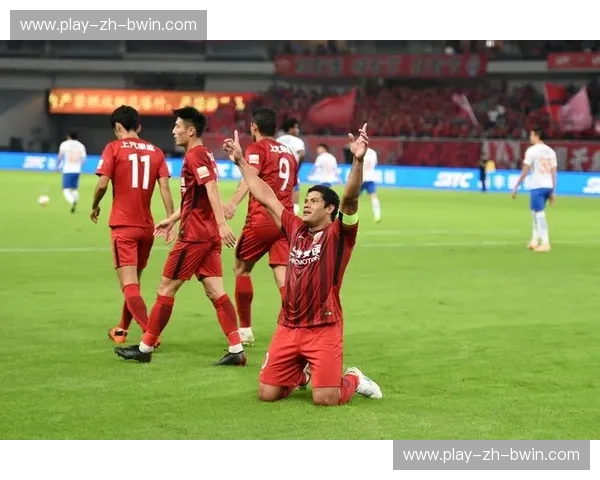 巅峰对决，谁主沉浮？上港与山东的绿茵史诗